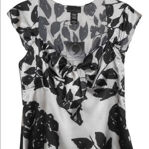 Women's Apostrophe silky top. No tag